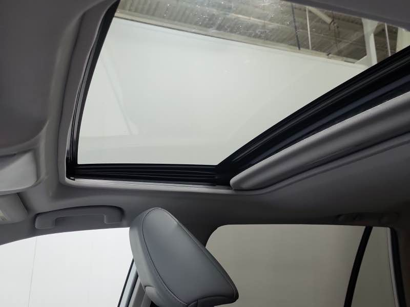 
								2019 Toyota Rav4 Hybrid full									