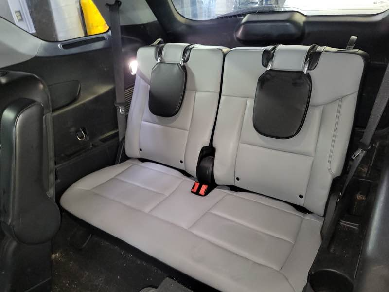 
								2021 Ford explorer full									