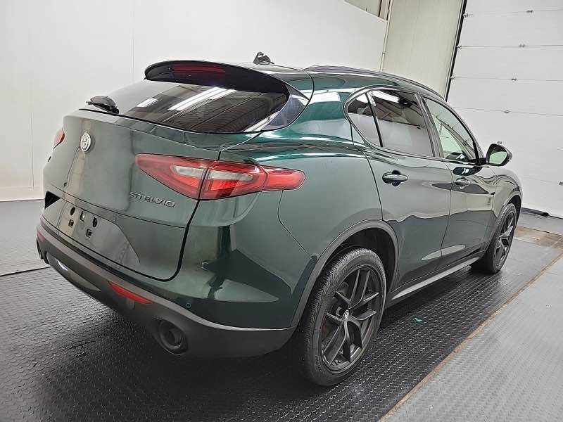
								2019 Alfa Romeo Stelvio full									