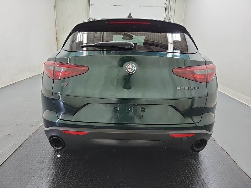 
								2019 Alfa Romeo Stelvio full									