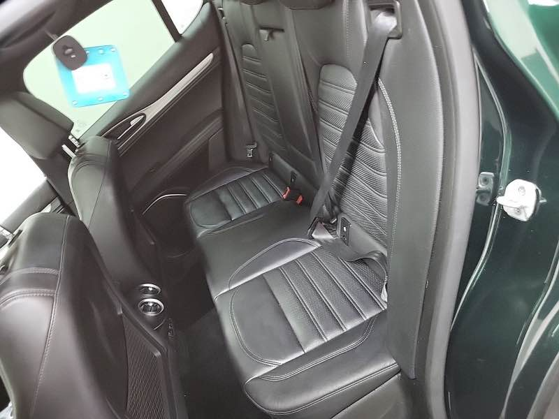 
								2019 Alfa Romeo Stelvio full									