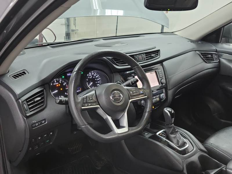 
								2019 Nissan Rogue full									