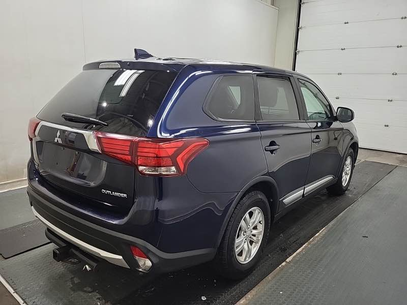 
								2018 Mitsubishi outlander full									