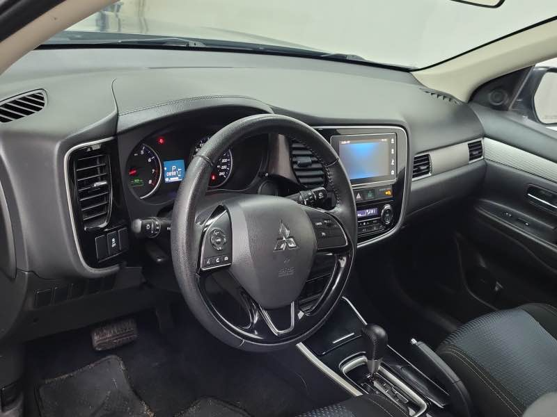 
								2018 Mitsubishi outlander full									