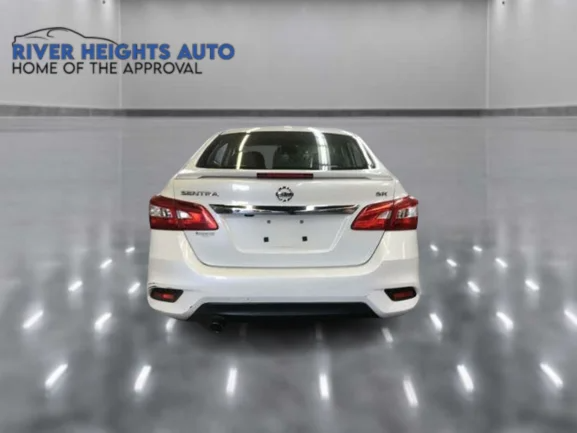 
								2015 Nissan Sentra White full									