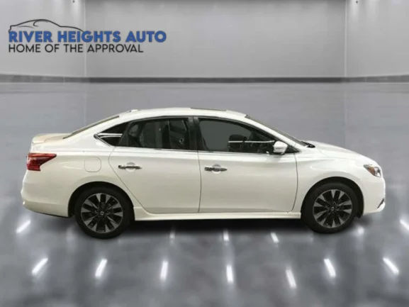 
								2015 Nissan Sentra White full									